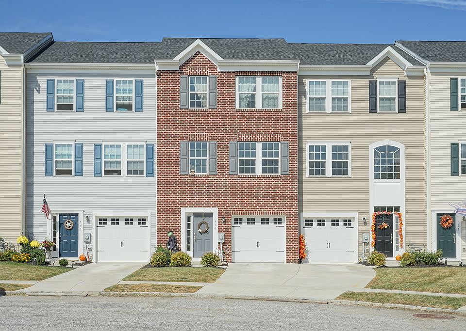 1st image of 463 Dogwood Dr #463