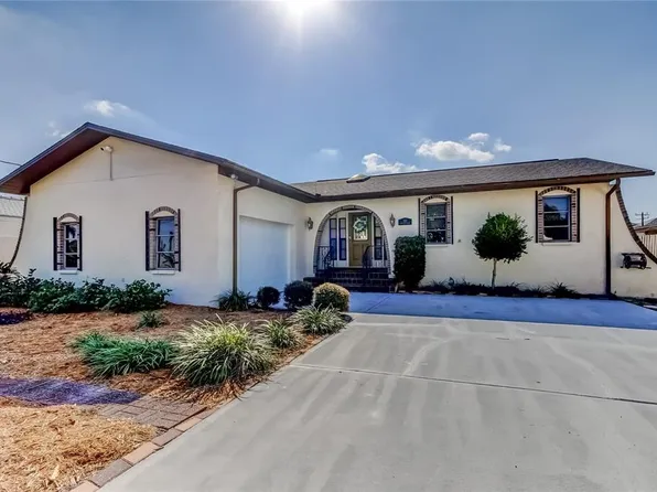 212 Westwinds Dr, Palm Harbor, FL 34683
