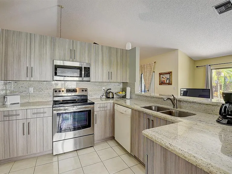 9565 El Clair Ranch Rd — Photo 10