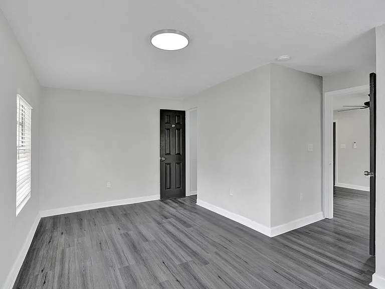 234 NE 14th Ave #1 — Photo 15