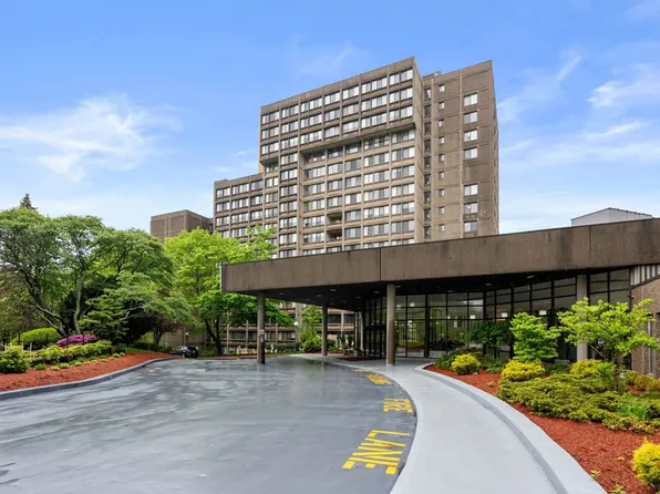 250 Hammond Pond Pkwy APT 1011S, Newton, MA 02467