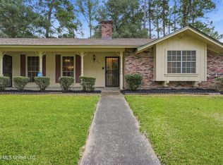 237 Baybury Ln, Jackson, MS 39212