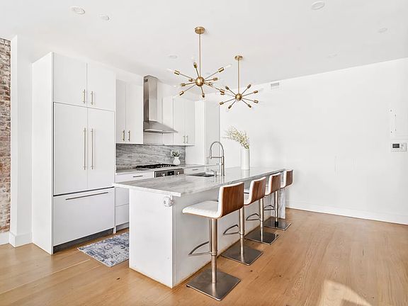 4th image of 130 Jane St #1/2C