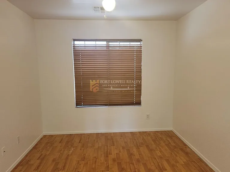3133 W Huntington Dr — Photo 13