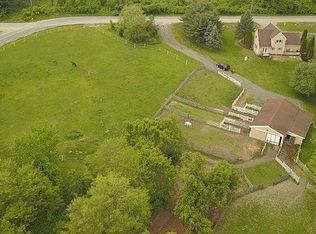 101 Button Rd, Waterford, NY 12188