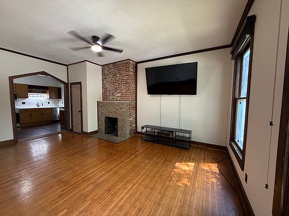 4th image of 2107 N Pennsylvania St APT 1