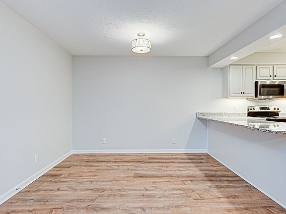 5th image of 4404 Wisteria Landing Cir Unit 202