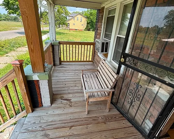 4510 Fairview St — Photo 12