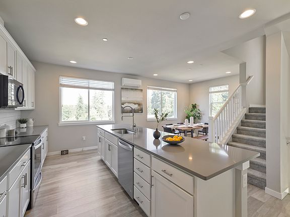 5th image of 14715 Admiralty Way #B-7