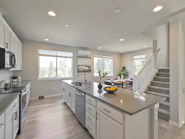 14715 Admiralty Way #B-7 — Photo 5