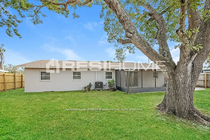 948 Jasmine St — Photo 13
