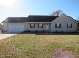 105 Esquire Dr, Richlands, NC 28574