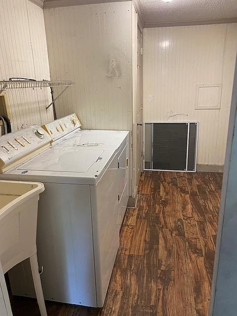 2nd image of 2708 W Jackson St