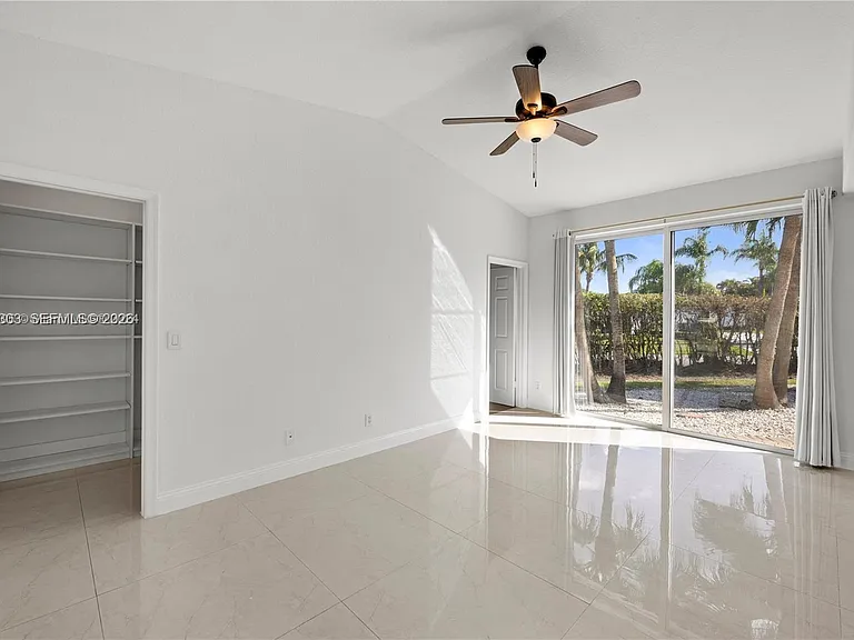 16449 SW 84th Pl — Photo 41