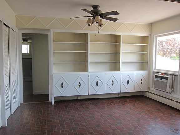 4th image of 17 Durkee St