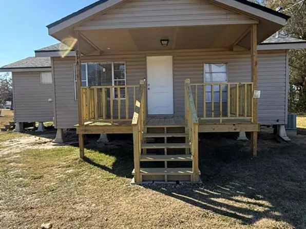 214 S Stockwell Ave, Iowa, LA 70647