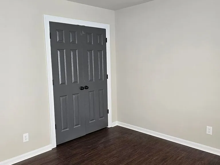 401 Hilltop Dr — Photo 18