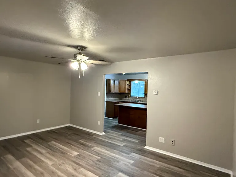 1518 Maple St — Photo 8