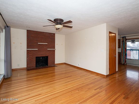 5th image of 7910 Cedar Brook Dr