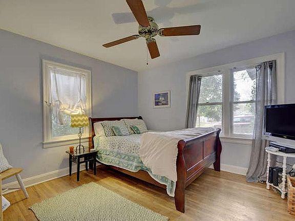 3rd image of 1904 Anita Dr