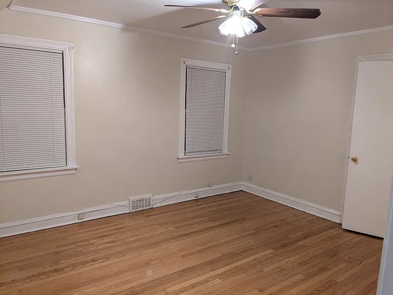 10415 S Vernon Ave #2 — Photo 6