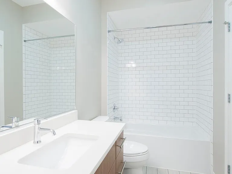 2534 S Kinnickinnic Ave #204 — Photo 6