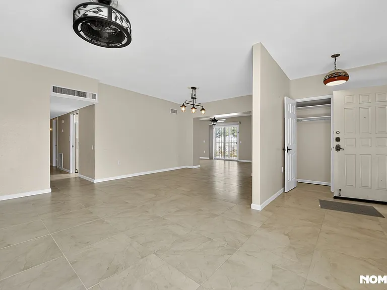 768 W Calle Del Ensalmo — Photo 13