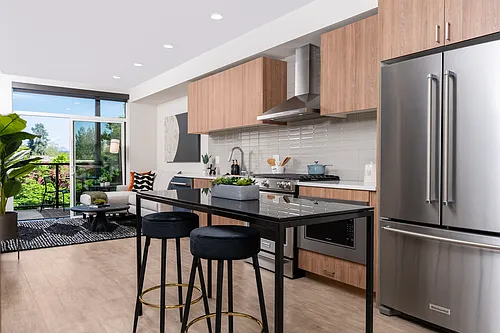 Eastline Grand Photo 1