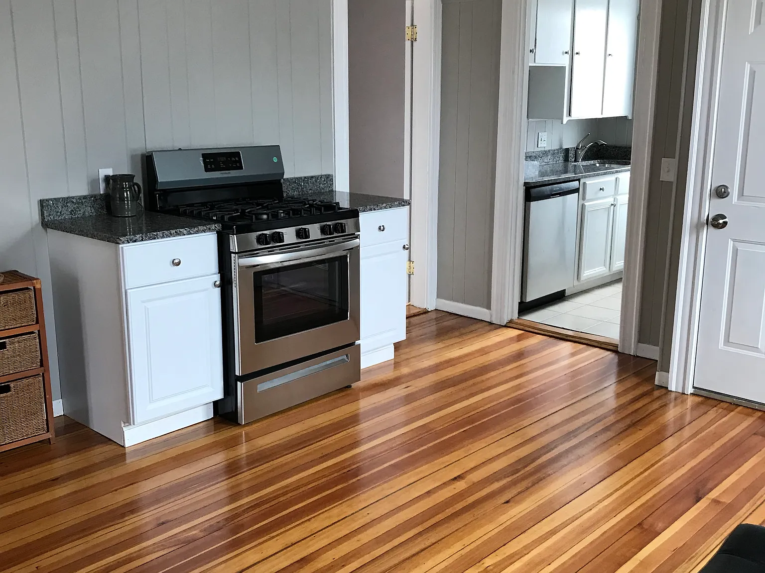 6 bed, 1600 sqft, $675 — Photo 2