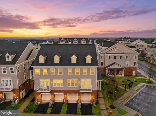 42558 Sunset Ridge Sq, Ashburn, VA 20148