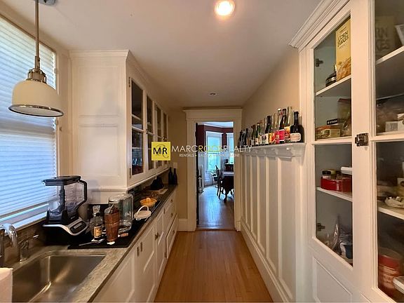 3rd image of 104 Englewood Ave #1