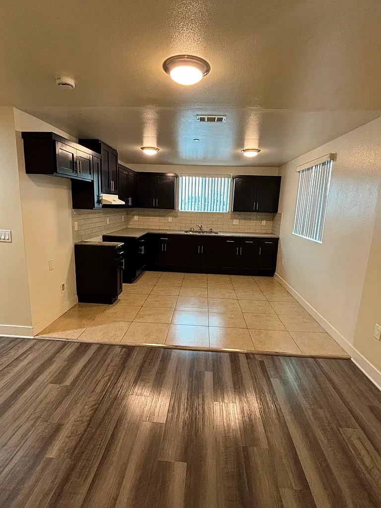 3 bed, 1251 sqft, $3,500 — Photo 3