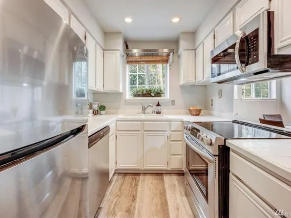 2600 118th Ave SE #4101, Bellevue, WA 98005