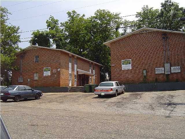2nd image of 936 E Jefferson St
