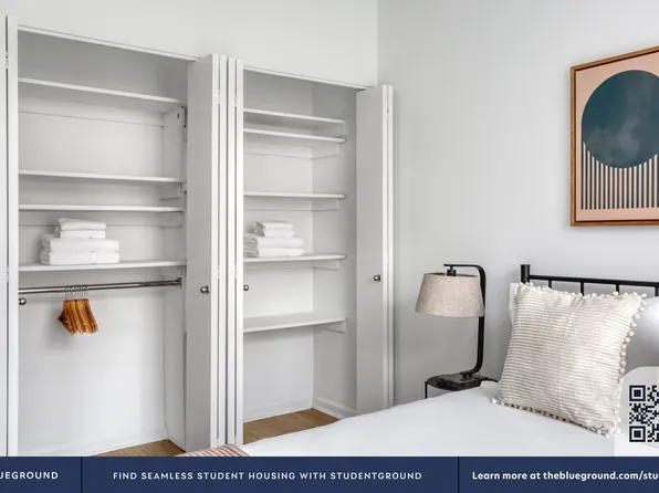 180 Riverside Boulevard image 16 of 31