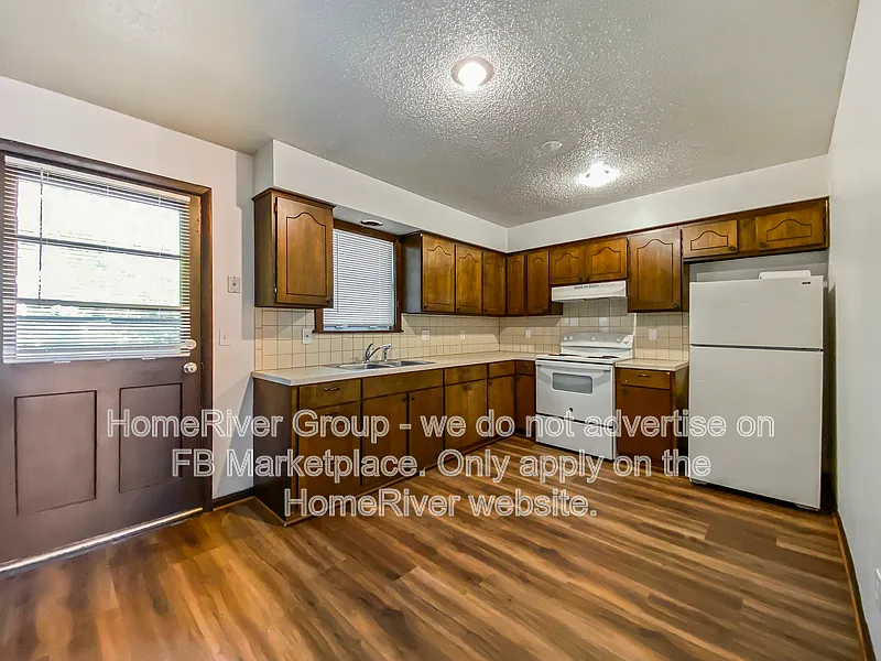 2 bed, 1.0 bath, 850 sqft, $1,200 — Photo 2