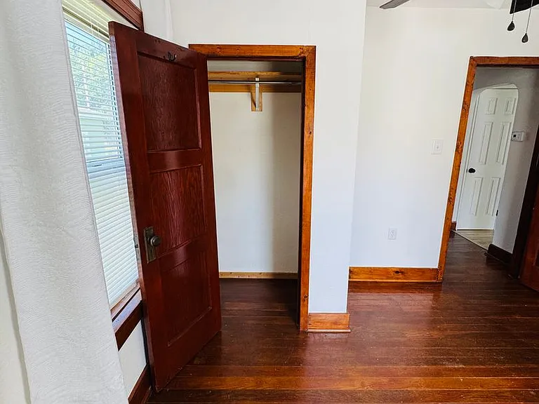 2115 N Weller Ave — Photo 24
