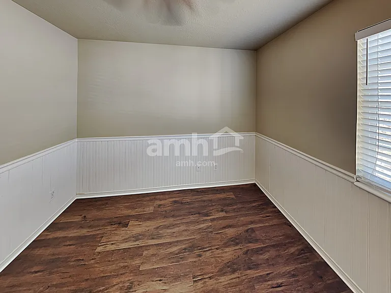 482 W 465 S — Photo 18