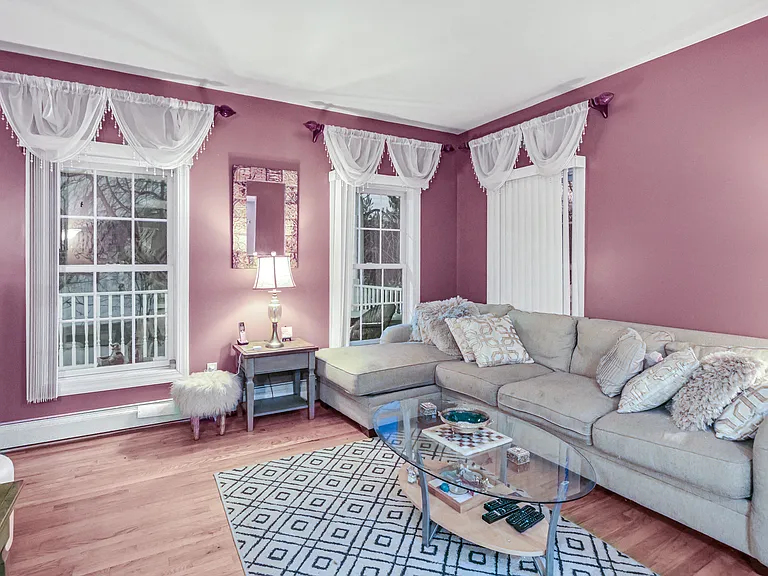 4 McNamara Dr — Photo 6