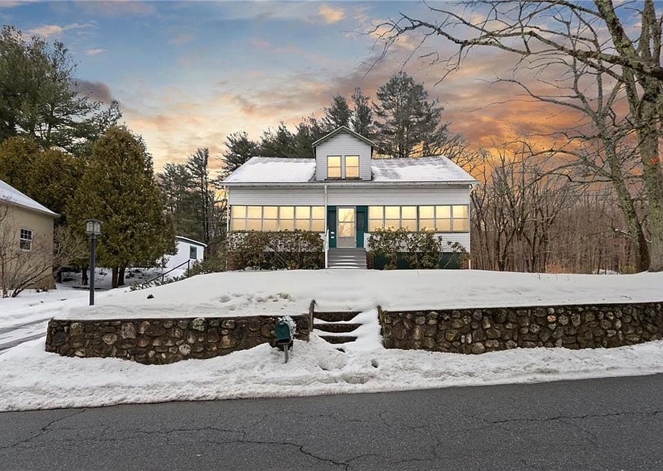 1st image of 85 Stillwater Rd