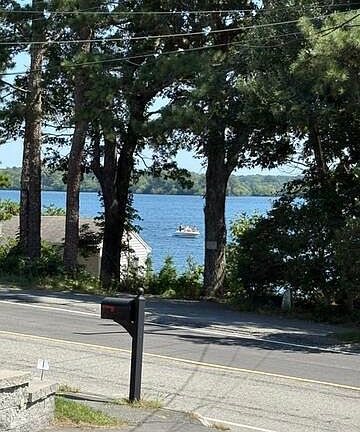 2nd image of 555 Shootflying Hill Road