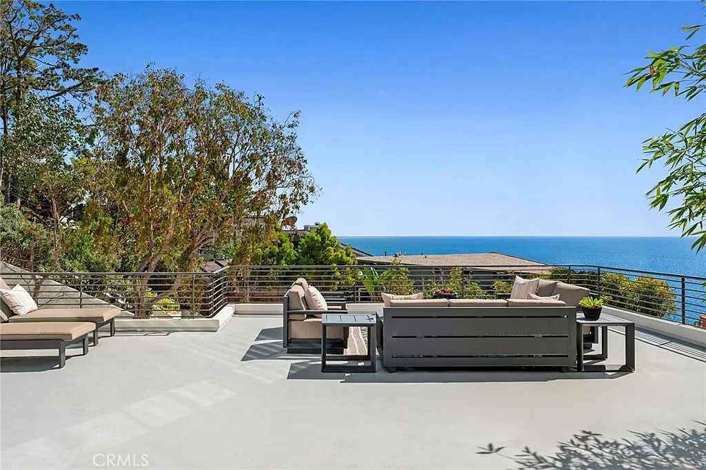 4 bed, 4.5 bath, 3547 sqft, $21,000 — Photo 3