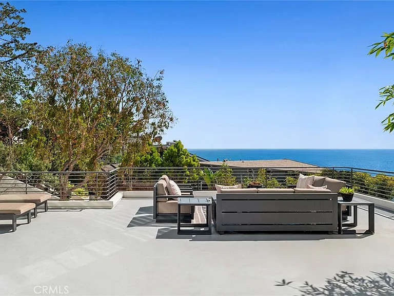 468 Ashton Dr — Photo 3
