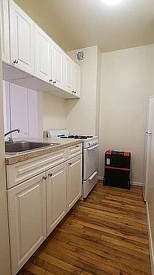 3rd image of 333 E 95th St APT 4B