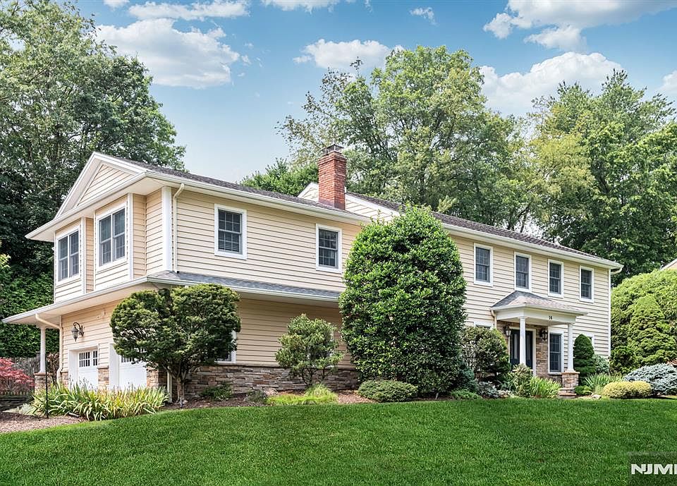 1st image of 16 Dimas Ct