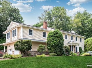 16 Dimas Ct, Harrington Park, NJ 07640