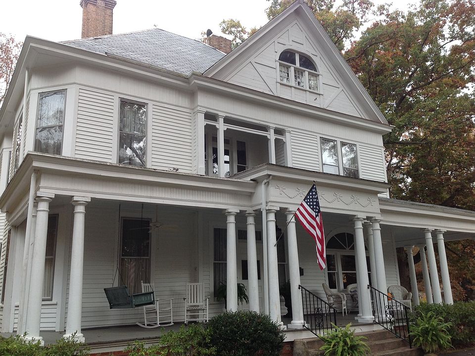 809 N Race St, Statesville, NC 28677 Zillow