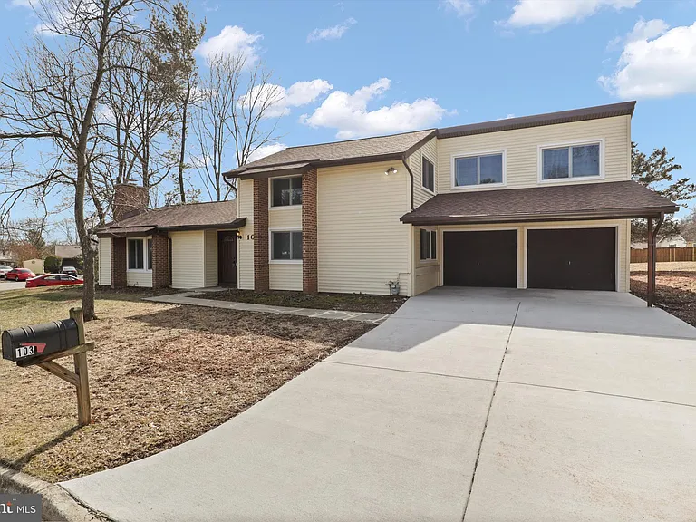 103 Farmington Ln — Photo 16