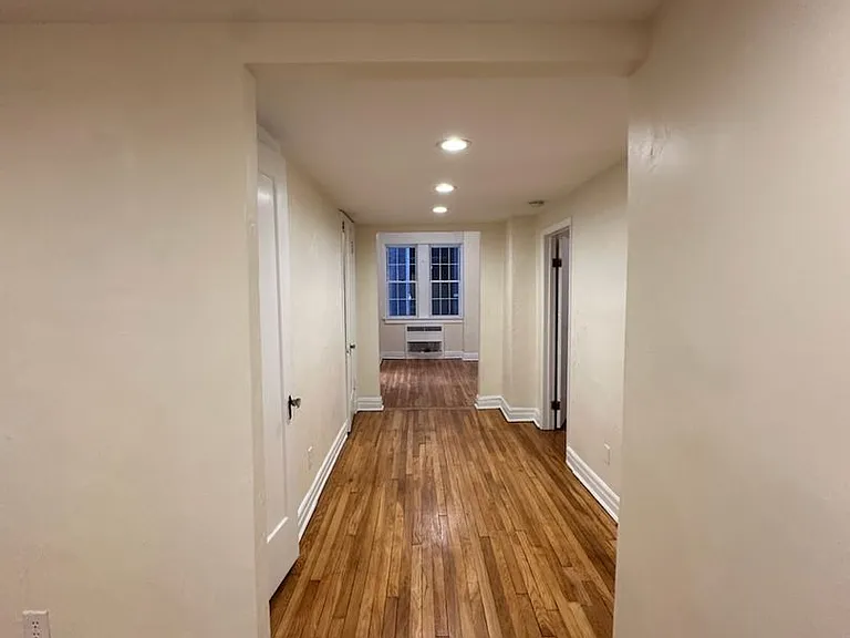 New King Edward Apartments — Photo 190