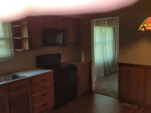 4th image of 1385 Gardendale Dr W